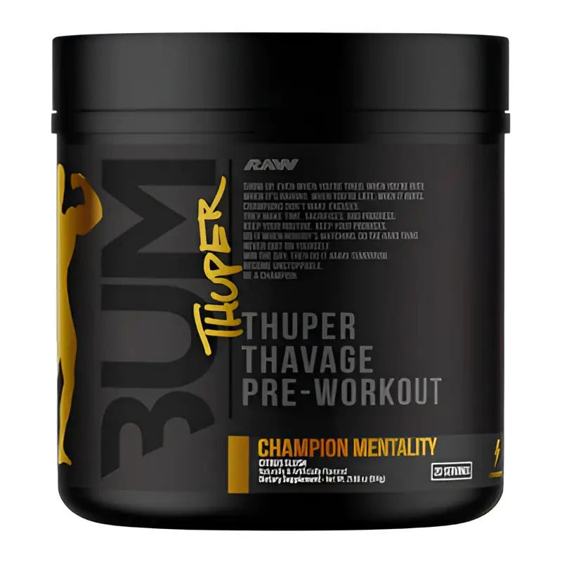 Envase negro cilíndrico con texto amarillo y blanco etiquetado como raw nutrition thuper thavage pre en sabor citrus sugar
